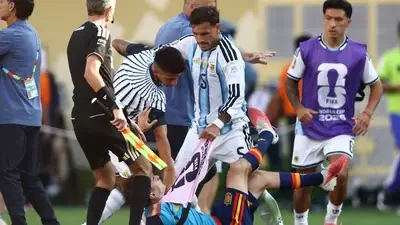 FIFA deletes red card given to Argentina's Leandro Paredes for jabbing Spain's Eric
