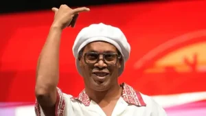 I will certainly play a few minutes in an official match, then we’ll see how I feel,” Ronaldinho said