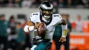 Jalen Hurts briefly exited the Philadelphia Eagles' Week 3 matchup against the Chicago Bears