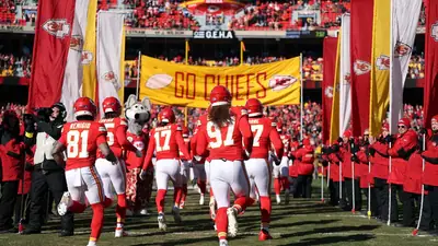 Who is singing the national anthem at Chiefs vs Broncos tonight? Generald Wilson, flyover