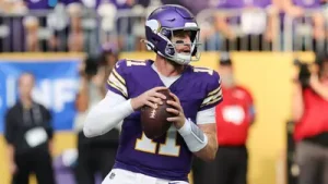 With Murray sidelined, head coach Kevin O'Connell opted to bring in veteran backup Carson Wentz