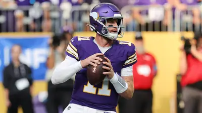 With Murray sidelined, head coach Kevin O'Connell opted to bring in veteran backup Carson Wentz